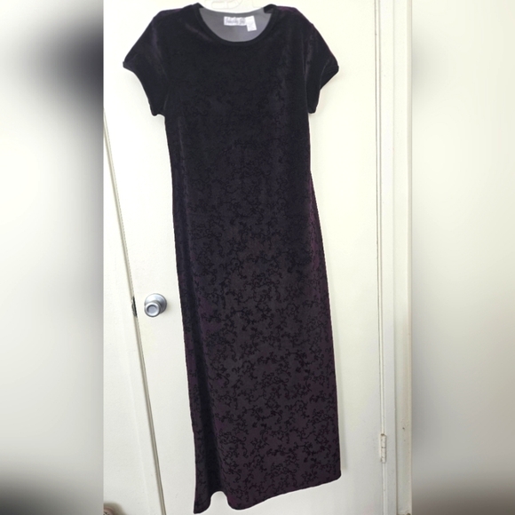 Jumping Joy Dresses & Skirts - Jumping Joy Vintage Maxi Velor Floral Black Purple Large